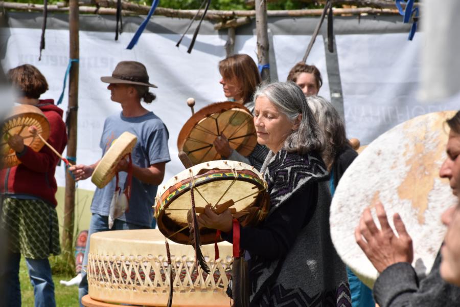 Trommeln am Medizinrad